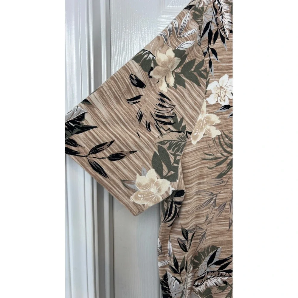 Catherines Womens 1X 18/20W Tropical Floral Space Dye Scoop Neck Top Tan Green